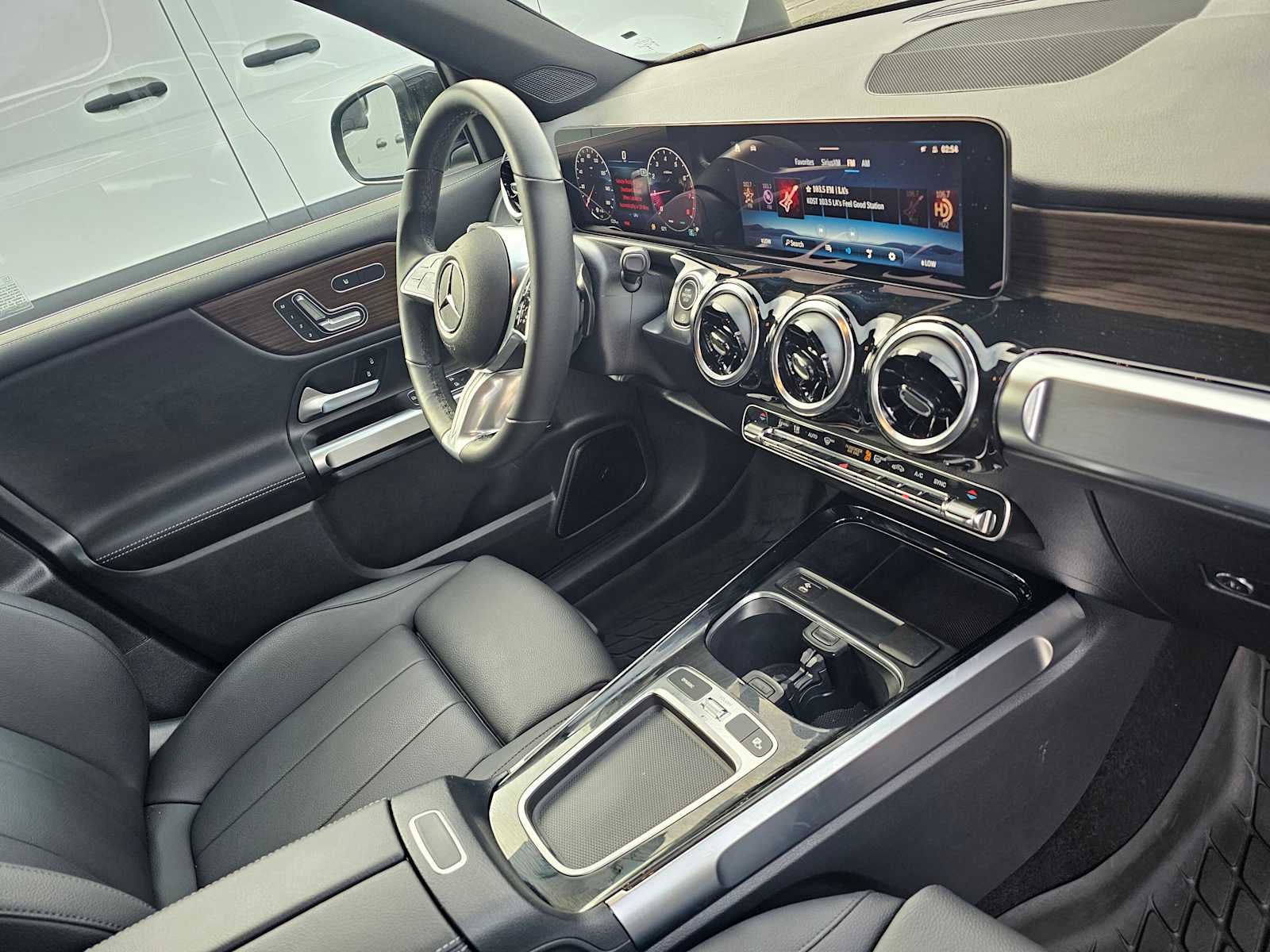 2026 Mercedes-Benz GLB 250 SUV