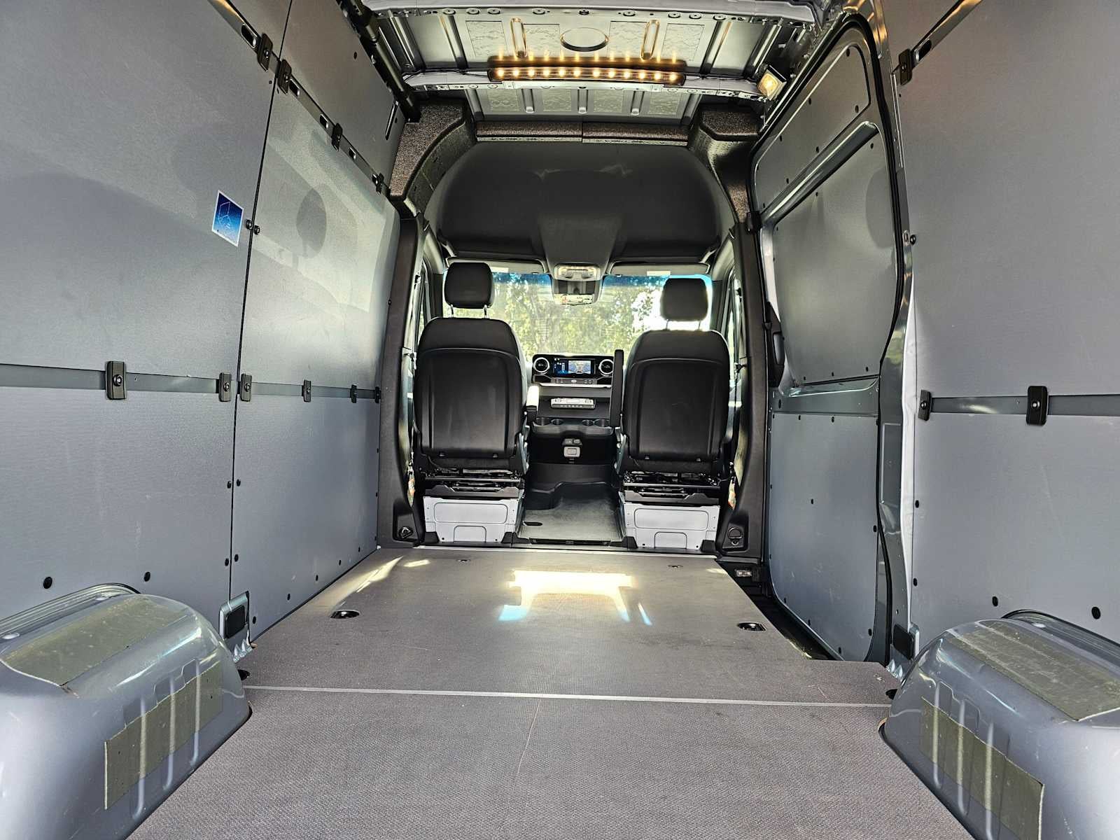 2025 Mercedes-Benz Sprinter 2500 Standard Roof I4 Diesel HO 144" RWD
