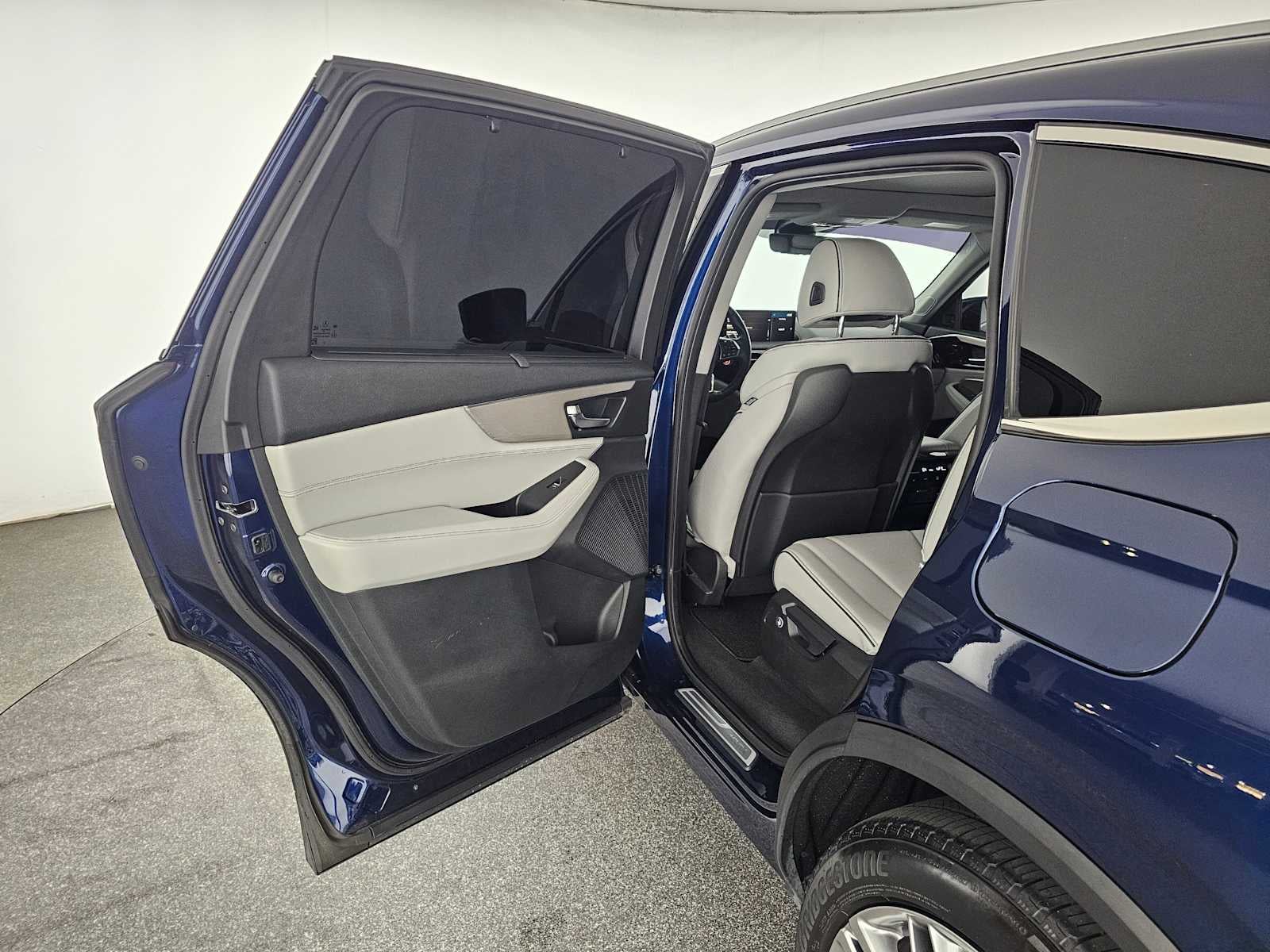 2023 Acura MDX w/Advance Package