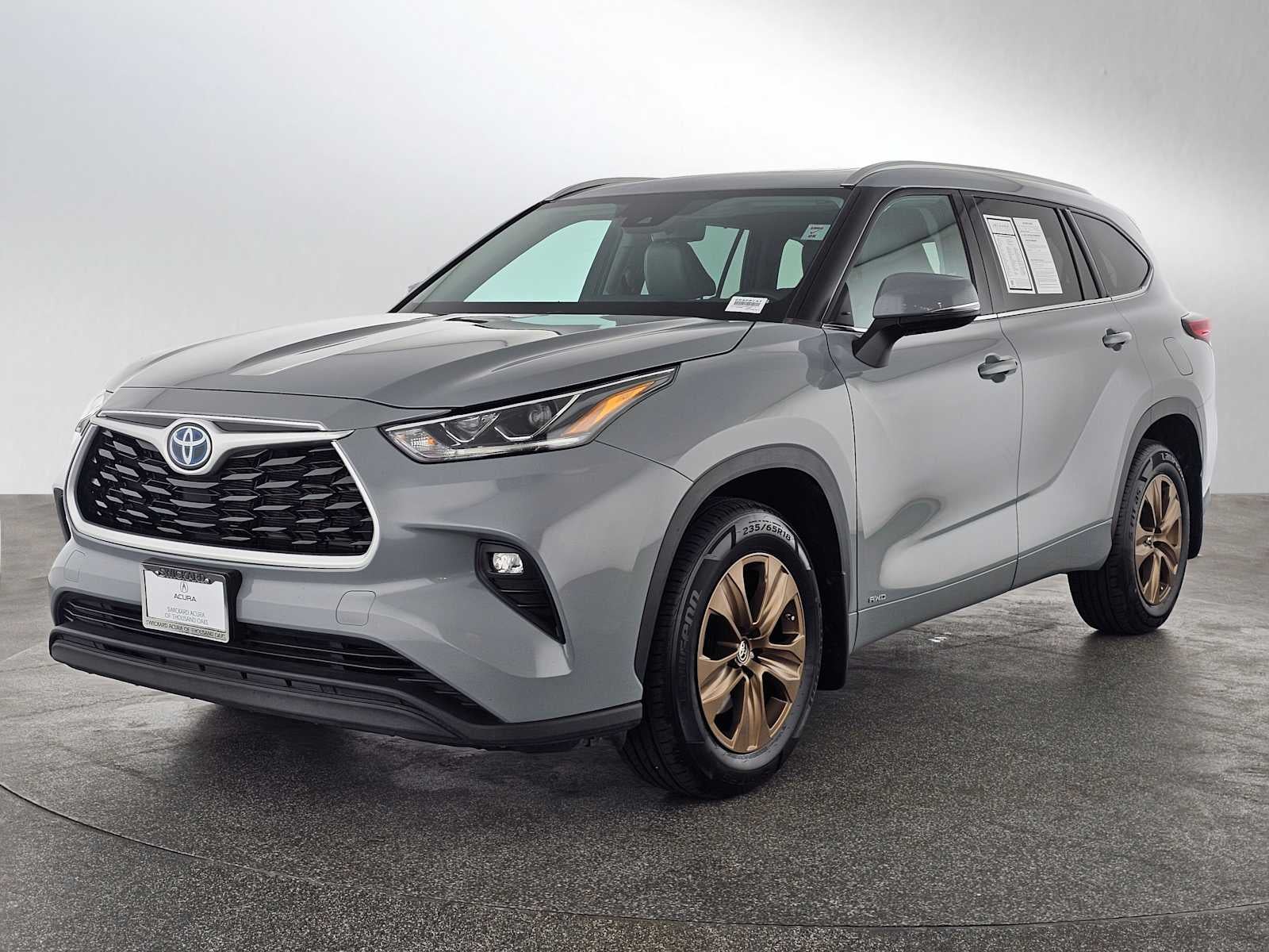 2022 Toyota Highlander Hybrid Bronze Edition