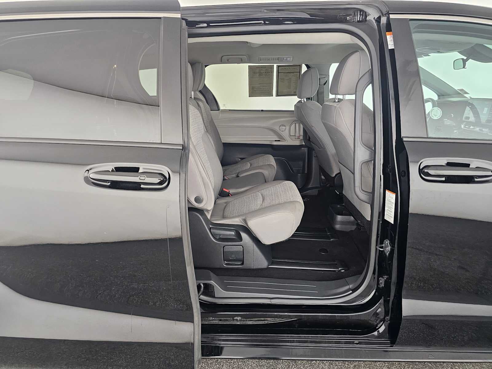 2024 Toyota Sienna LE