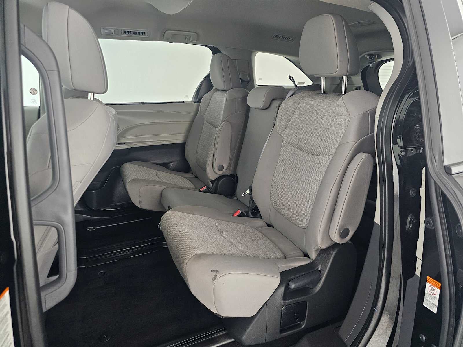 2024 Toyota Sienna LE