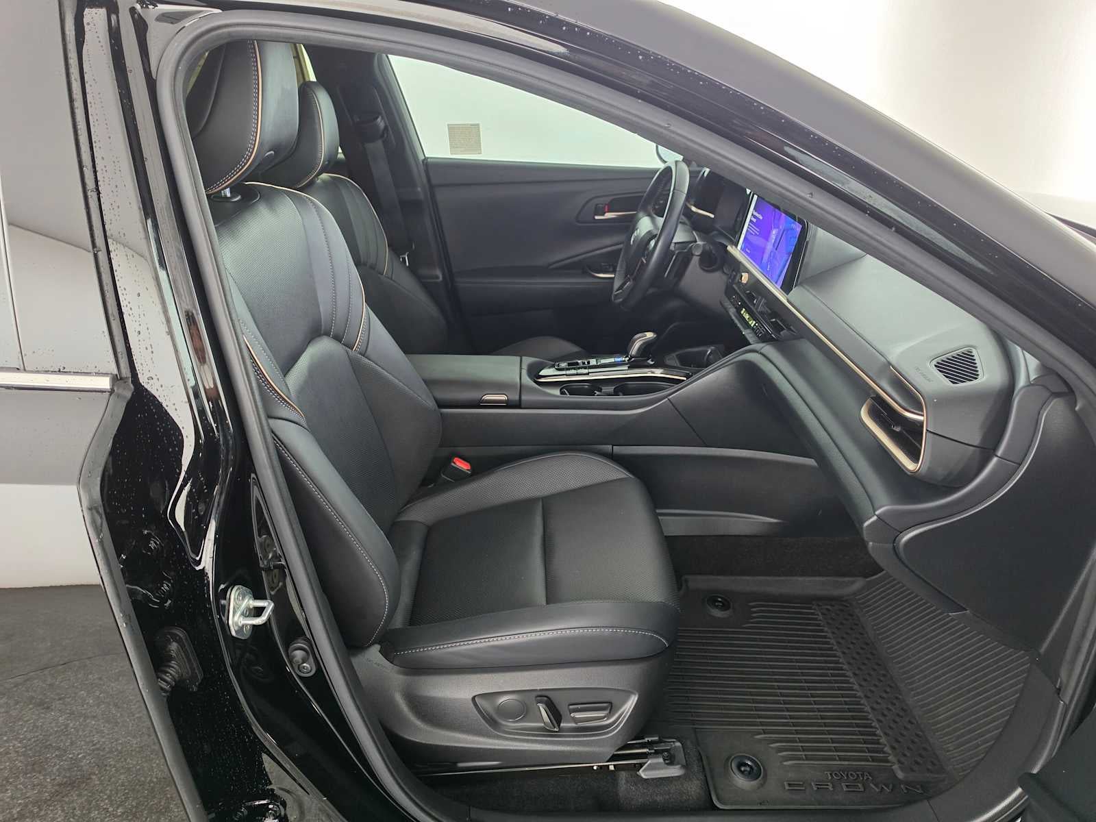 2025 Toyota Crown Signia XLE