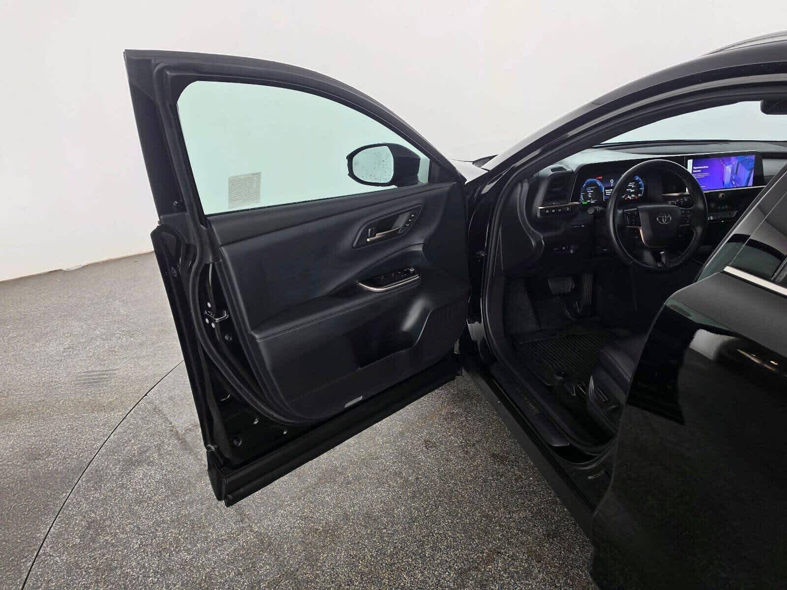 2025 Toyota Crown Signia XLE
