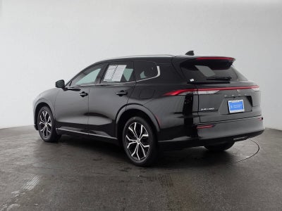 2025 Toyota Crown Signia XLE