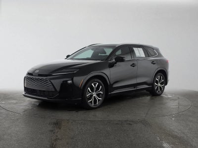 2025 Toyota Crown Signia XLE
