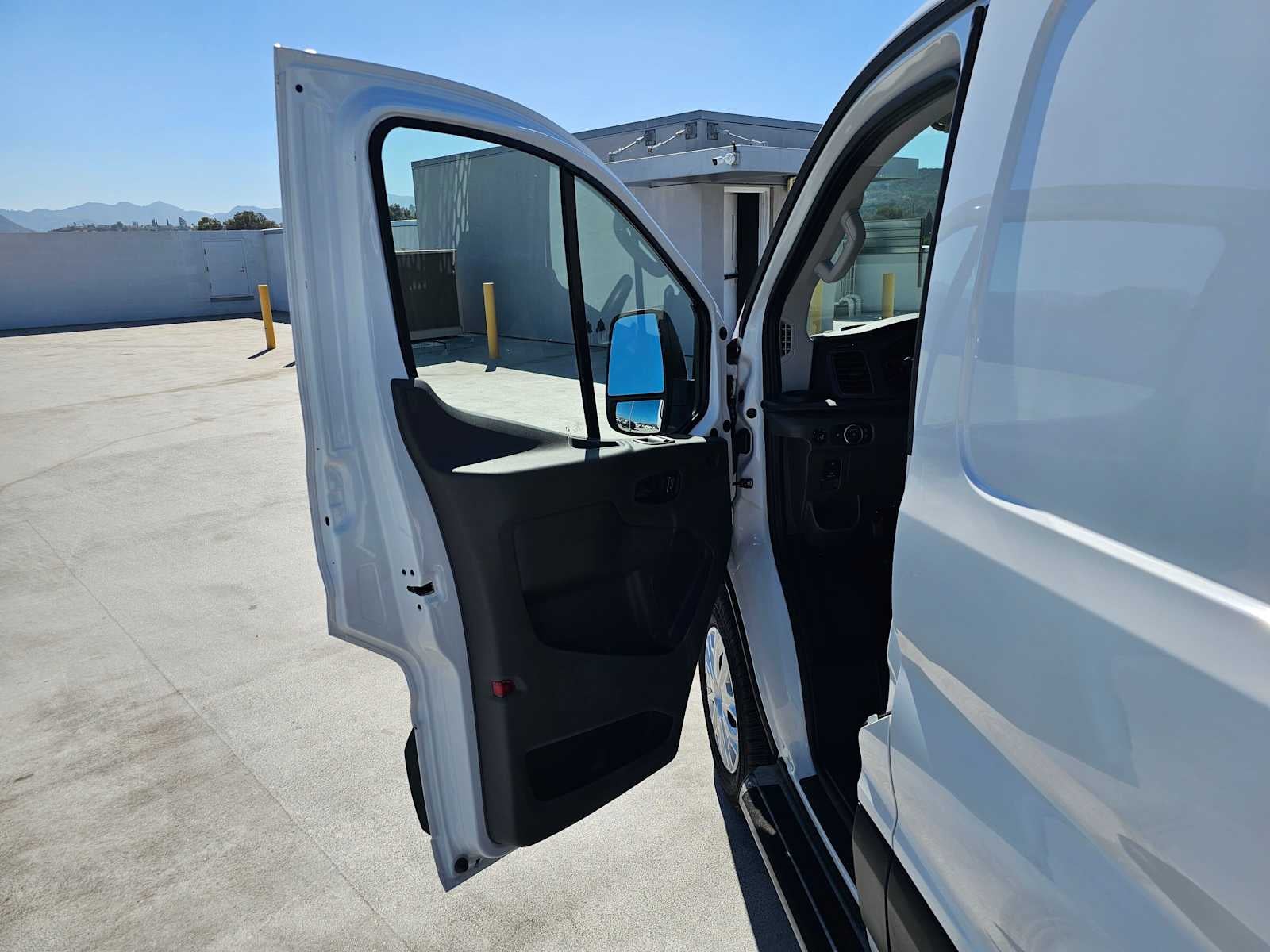 2025 Ford Transit Cargo Van T-250 130" Low Rf 9070 GVWR RWD