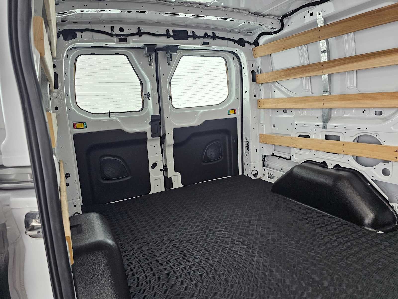 2024 Ford Transit T-250 130" Low Rf 9070 GVWR RWD