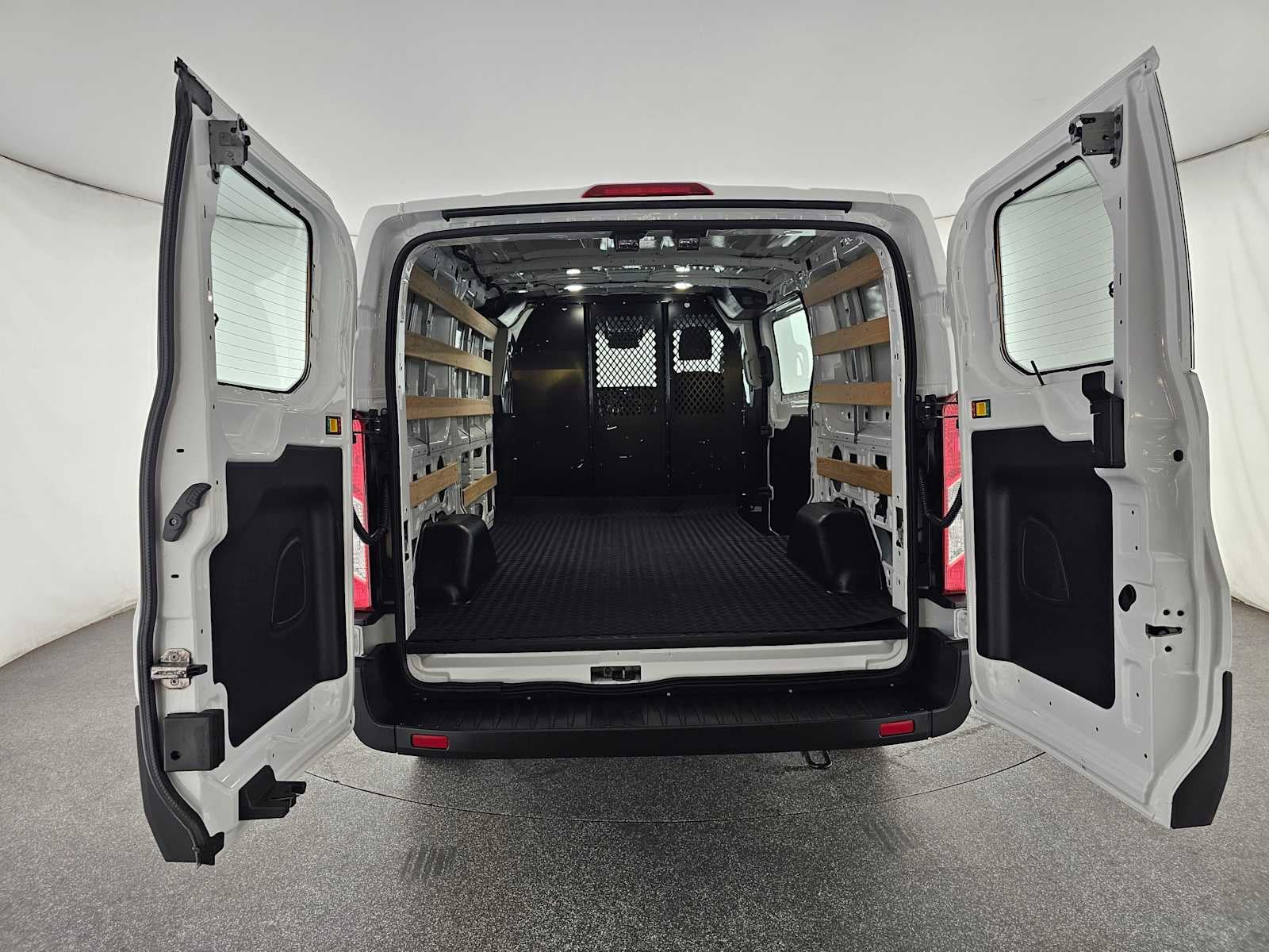 2024 Ford Transit T-250 130" Low Rf 9070 GVWR RWD