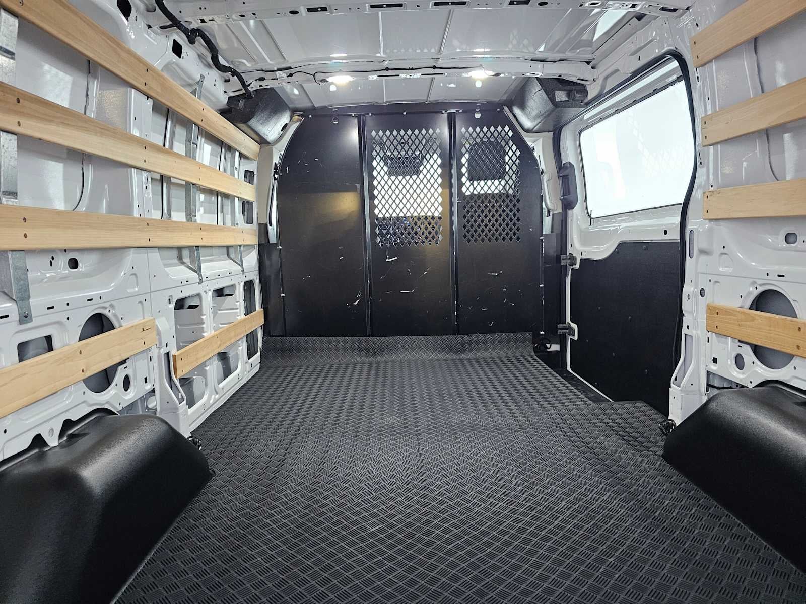 2024 Ford Transit T-250 130" Low Rf 9070 GVWR RWD