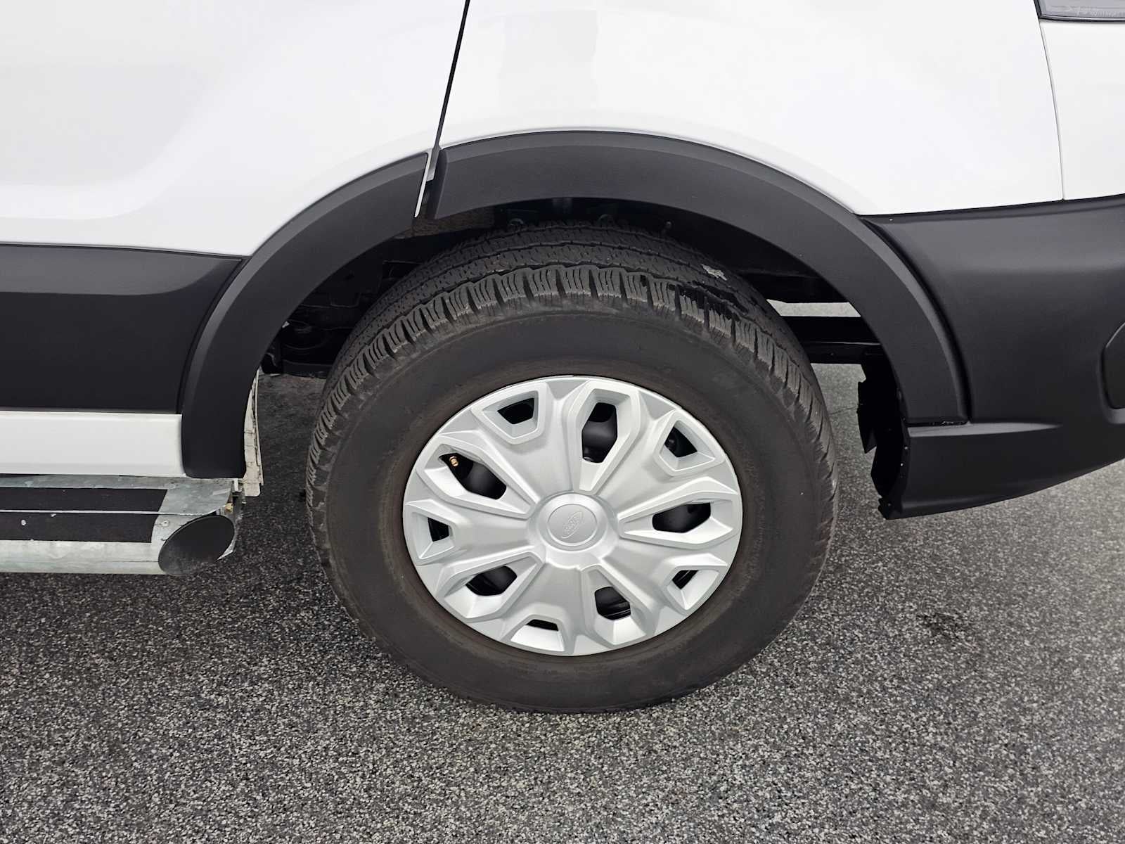 2024 Ford Transit T-250 130" Low Rf 9070 GVWR RWD