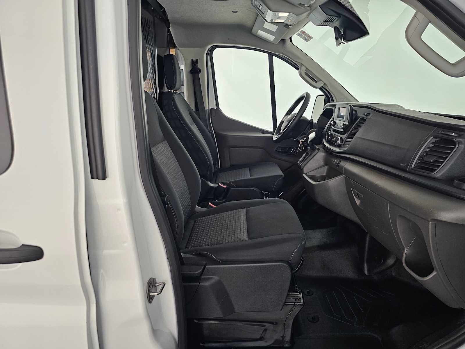 2024 Ford Transit T-250 130" Low Rf 9070 GVWR RWD