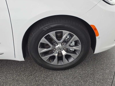 2023 Chrysler Pacifica Hybrid Pinnacle