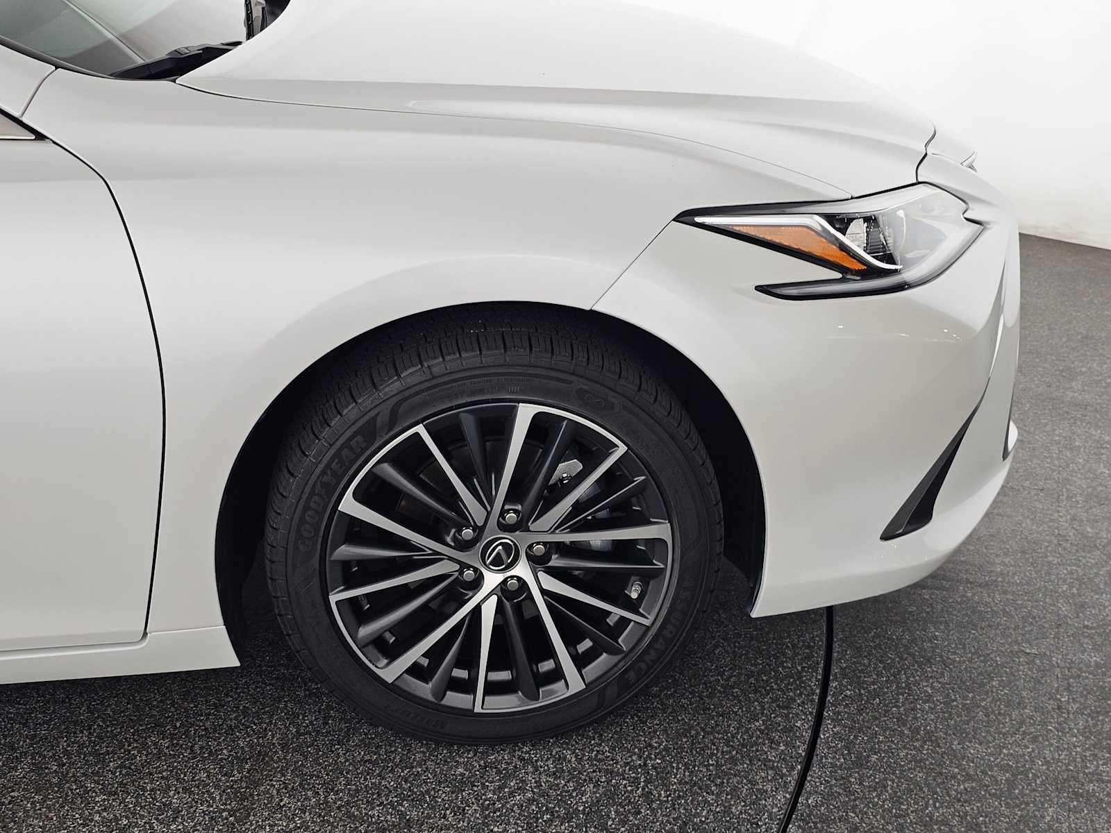 2024 Lexus ES 300h ES 300h