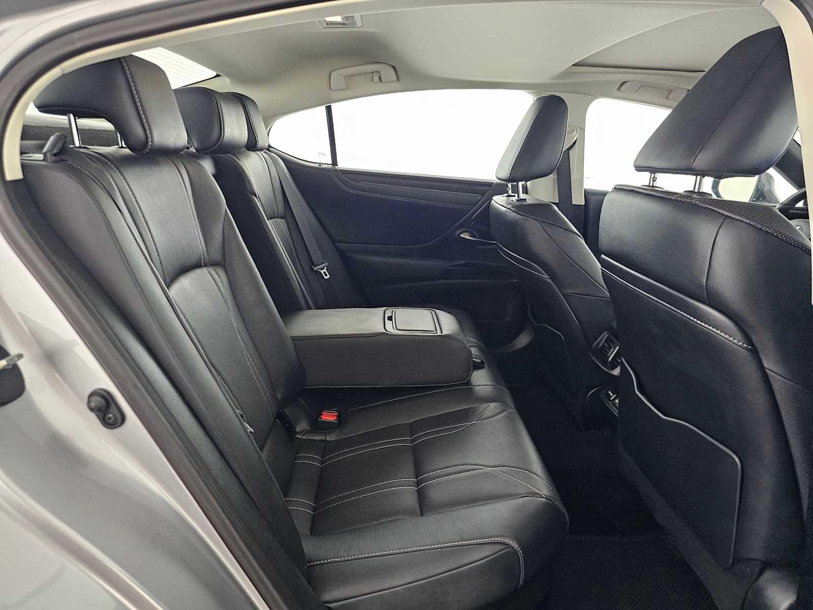 2023 Lexus ES 300h Luxury