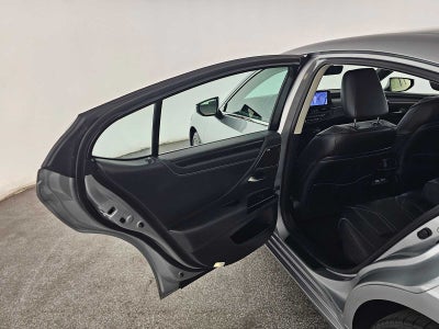 2023 Lexus ES 300h Luxury