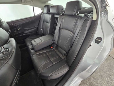 2023 Lexus ES 300h Luxury