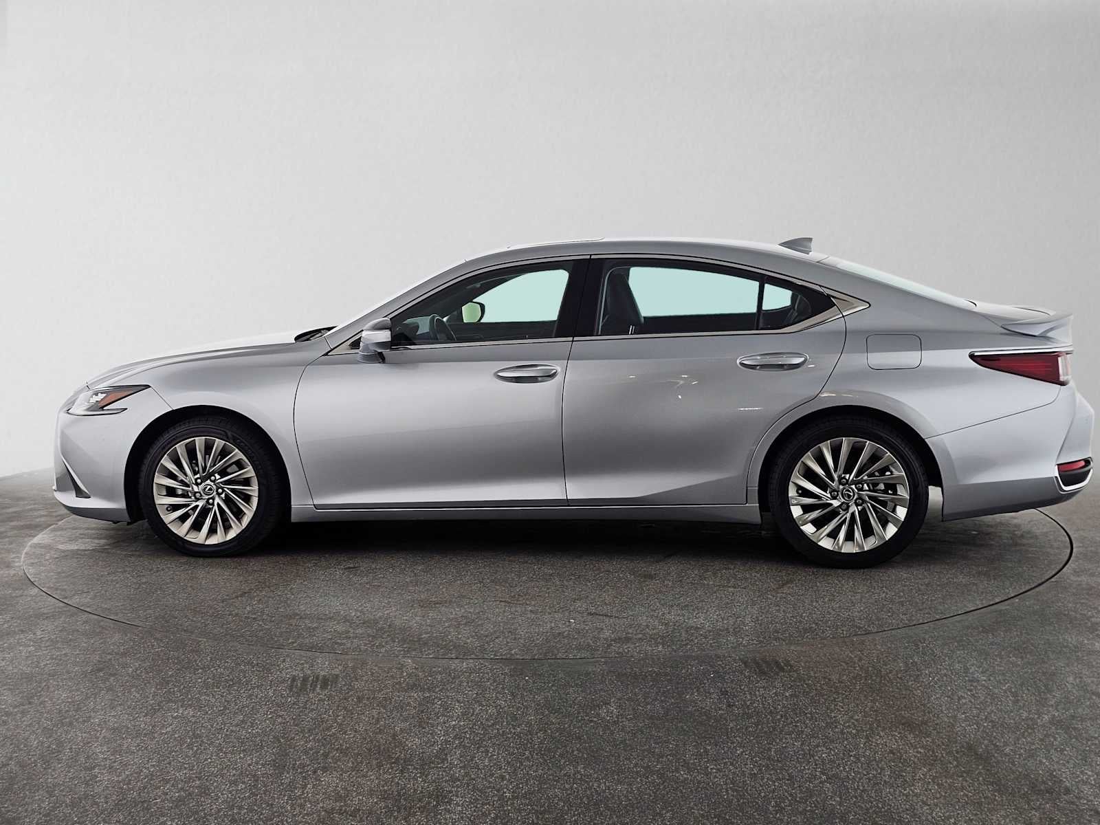 2023 Lexus ES 300h Luxury