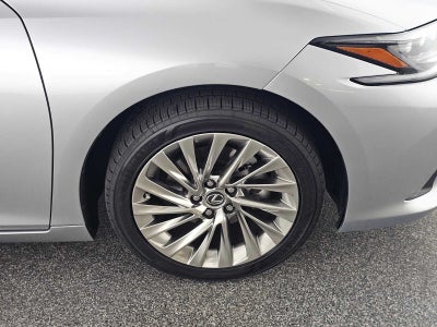 2023 Lexus ES 300h Luxury