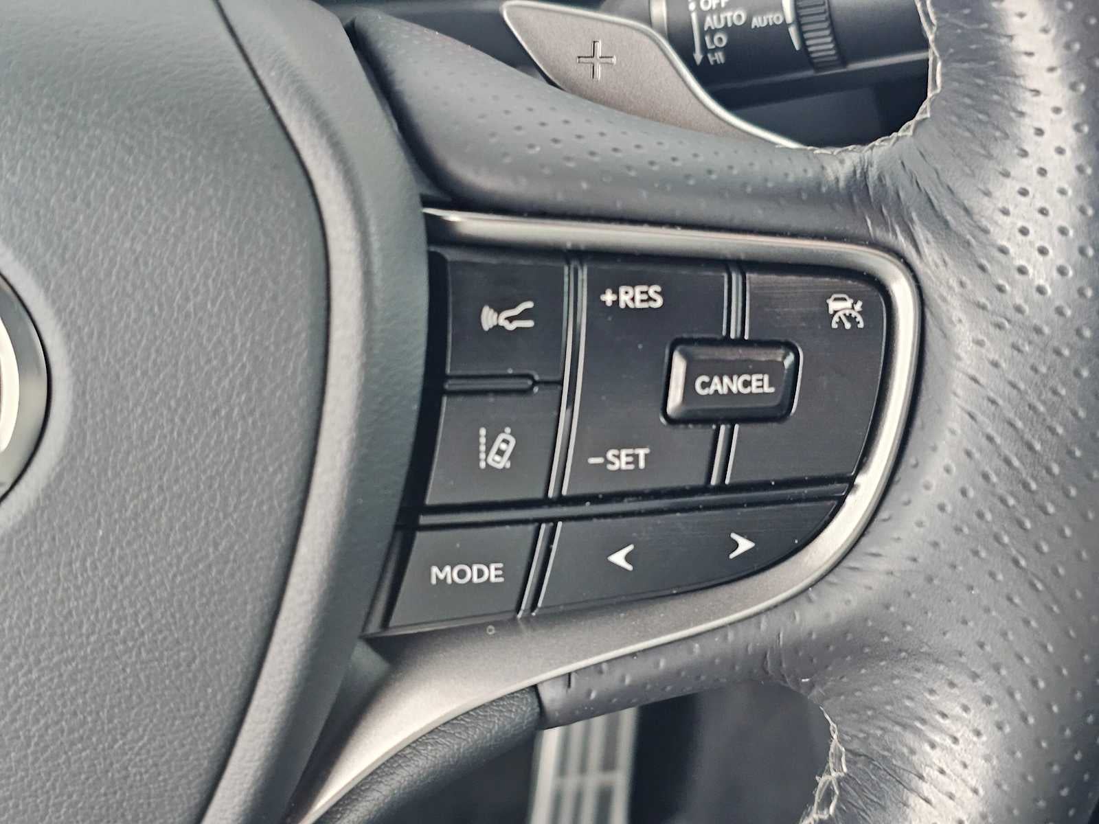 2024 Lexus ES F SPORT Handling