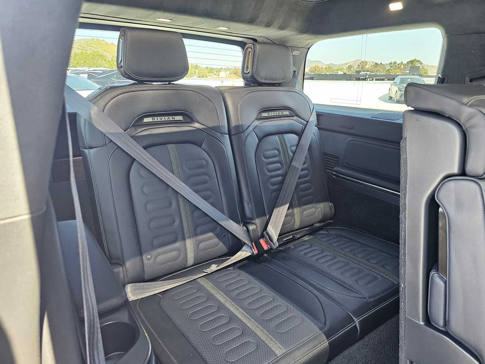 2024 Rivian R1S Adventure