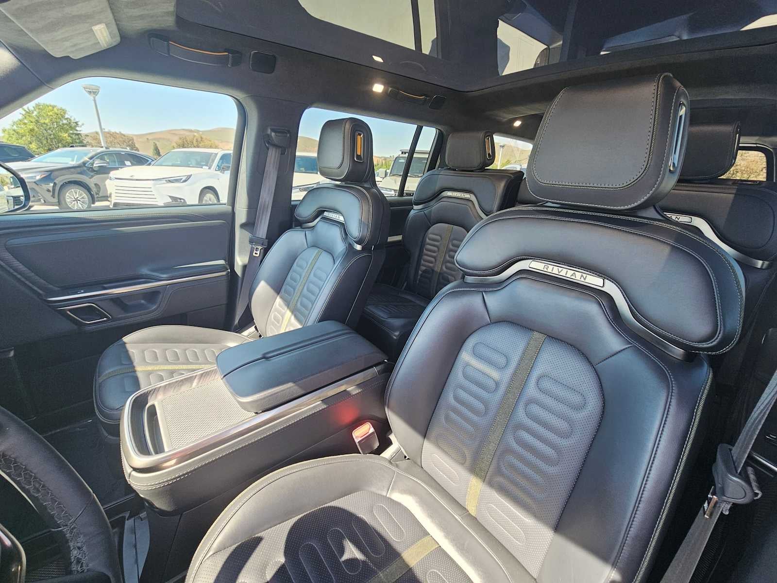 2024 Rivian R1S Adventure