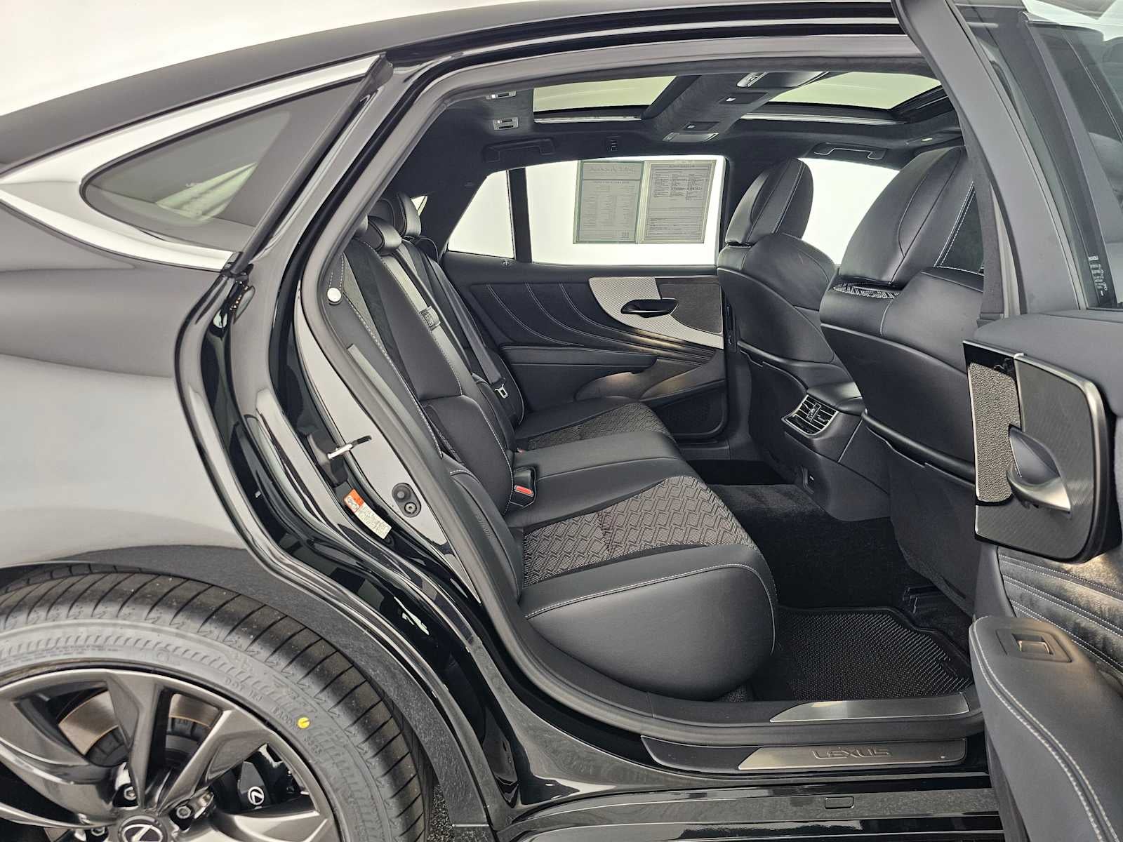 2024 Lexus LS F SPORT