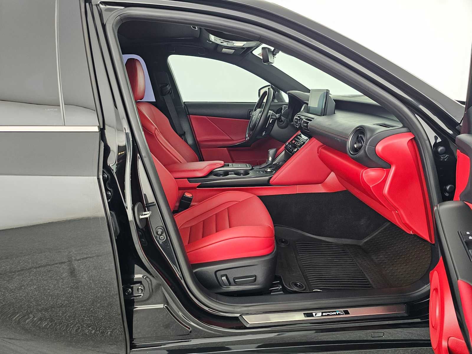 2024 Lexus IS F SPORT