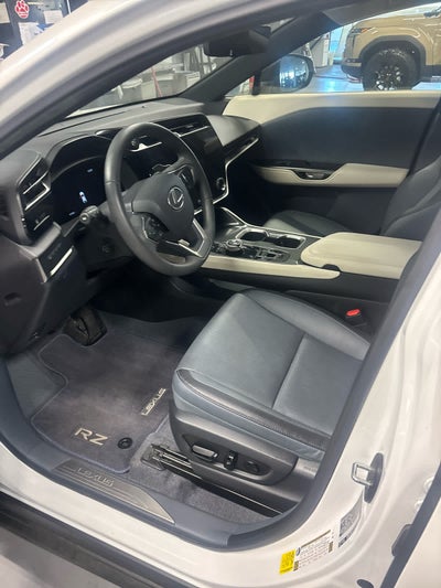 2023 Lexus RZ 450e Premium