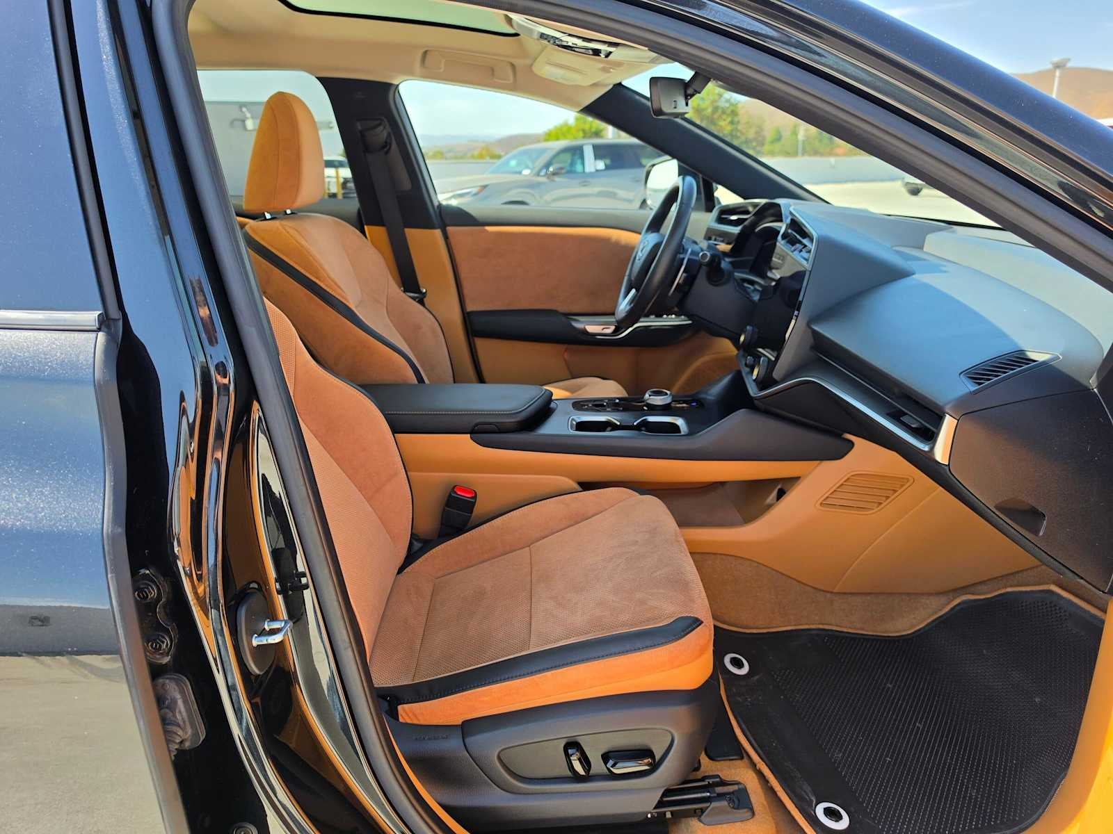 2023 Lexus RZ 450e Luxury