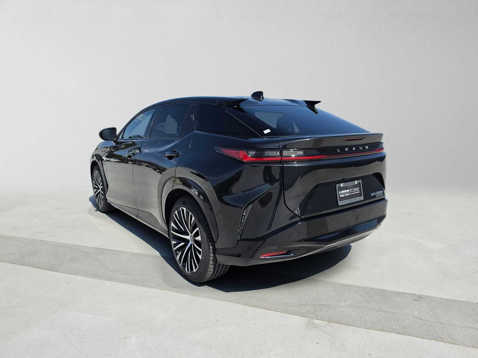 2023 Lexus RZ 450e Luxury