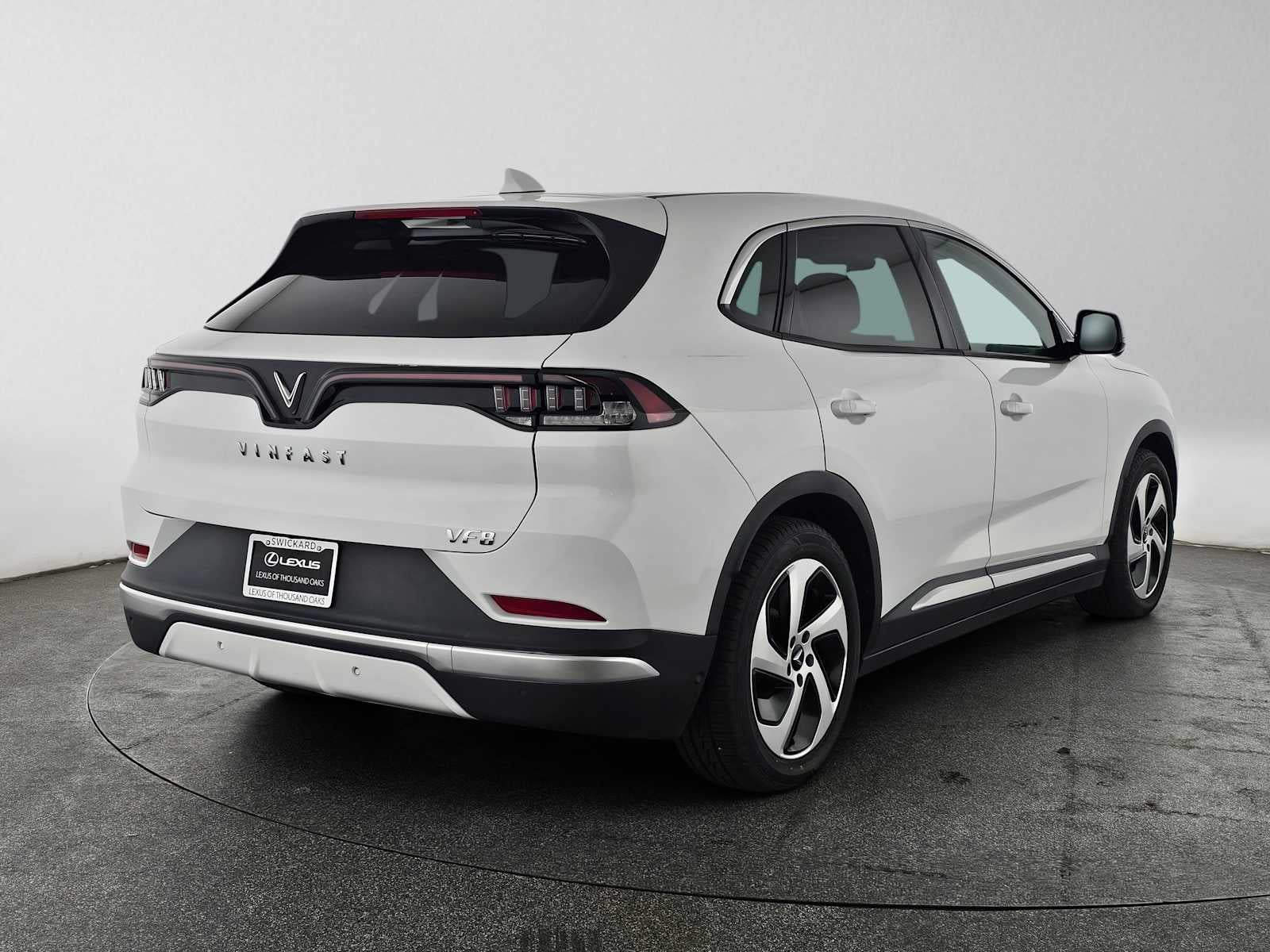 2023 VinFast VF 8 Eco