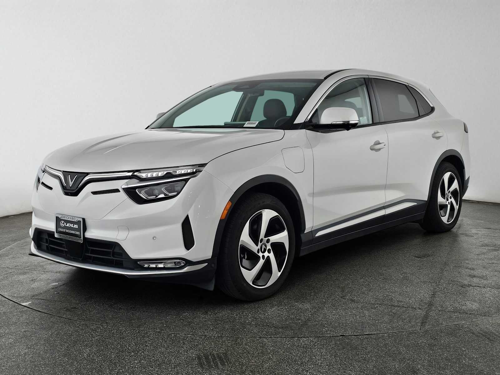2023 VinFast VF 8 Eco