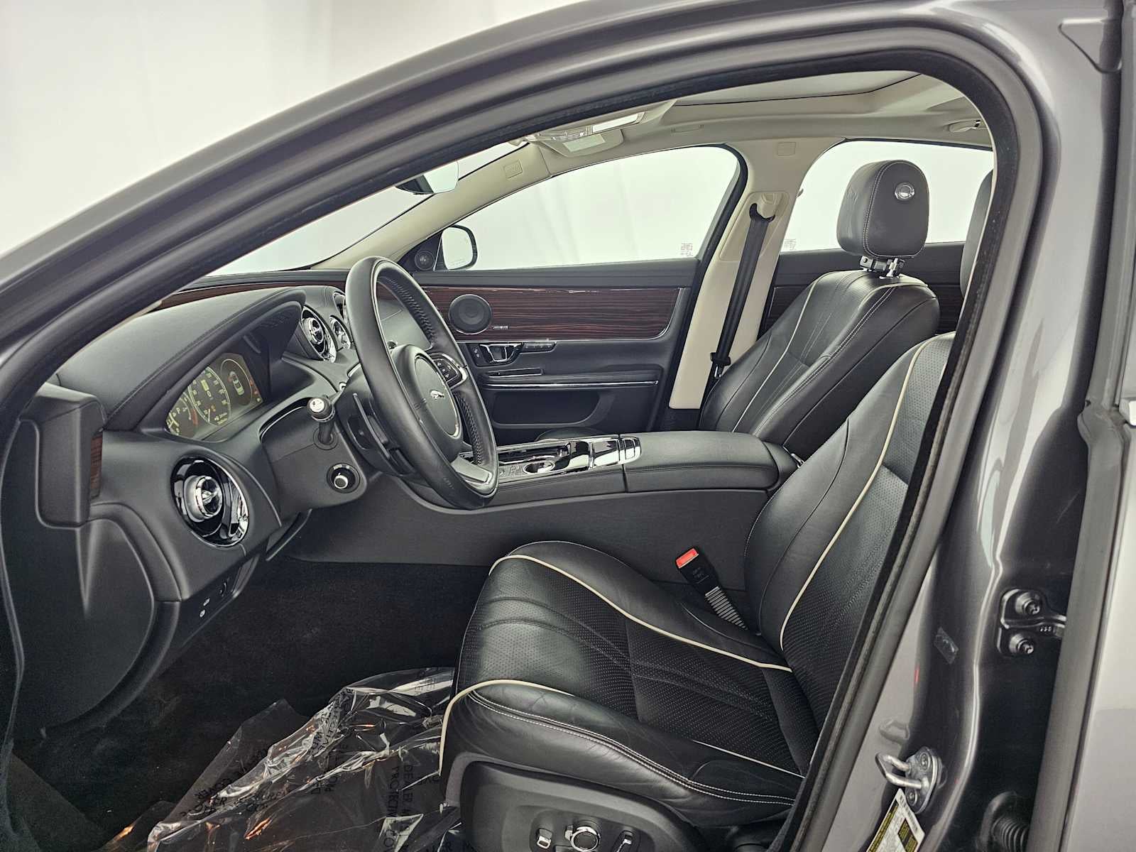 2019 Jaguar XJ XJ R-Sport