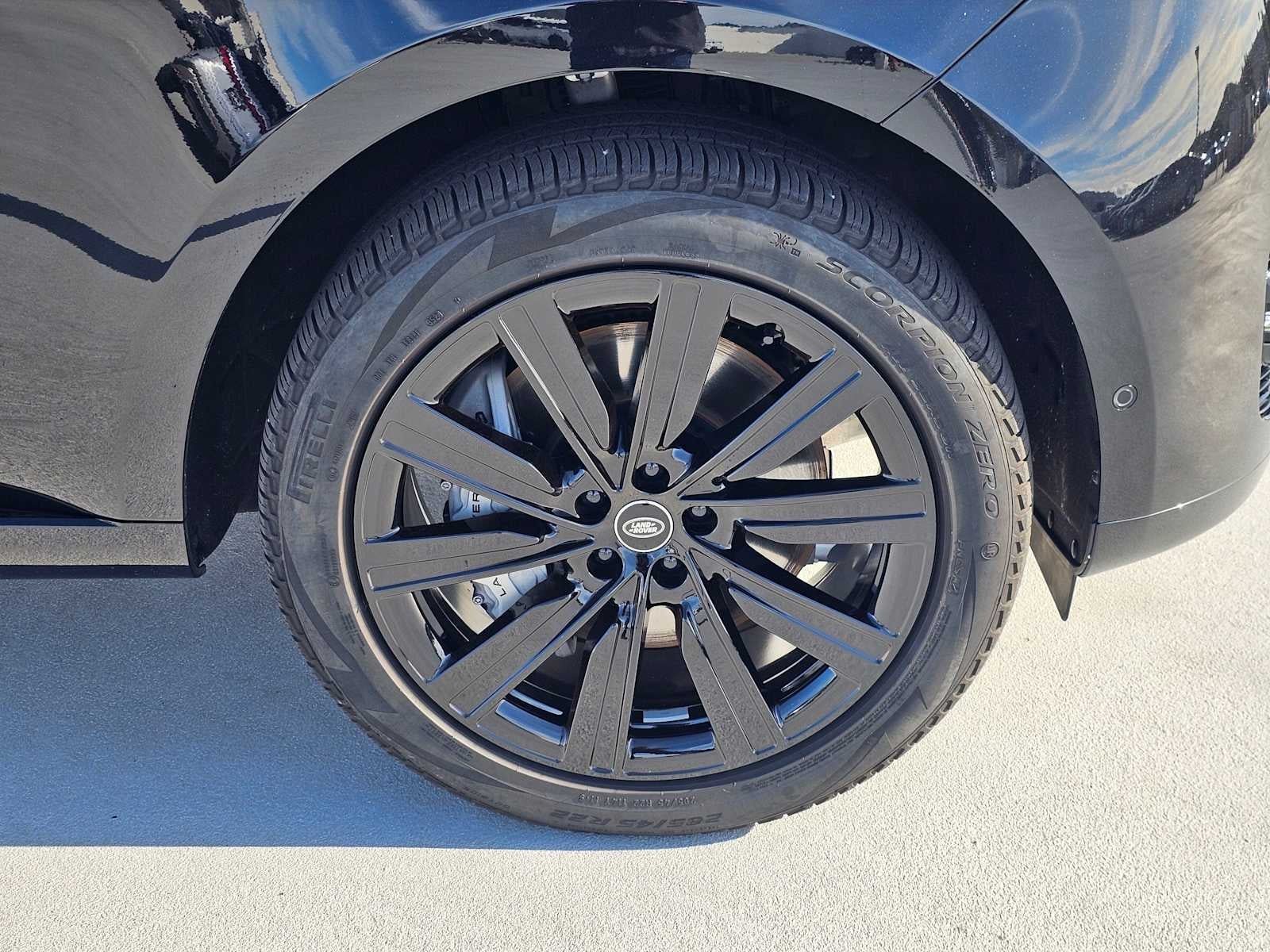 2025 Land Rover Range Rover SE