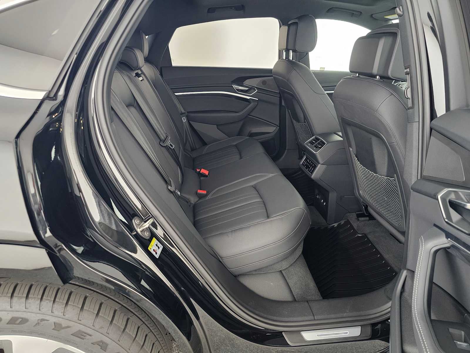 2024 Audi Q8 e-tron Sportback S line Premium Plus