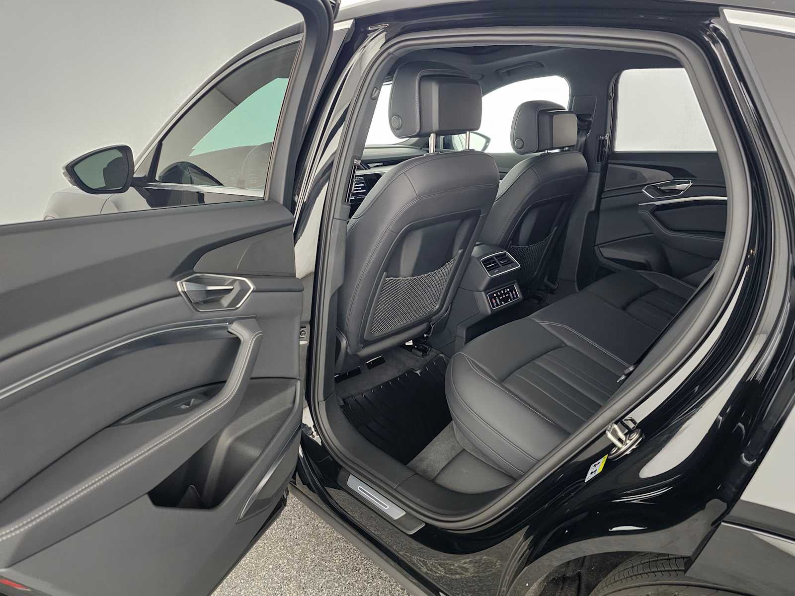 2024 Audi Q8 e-tron Sportback S line Premium Plus