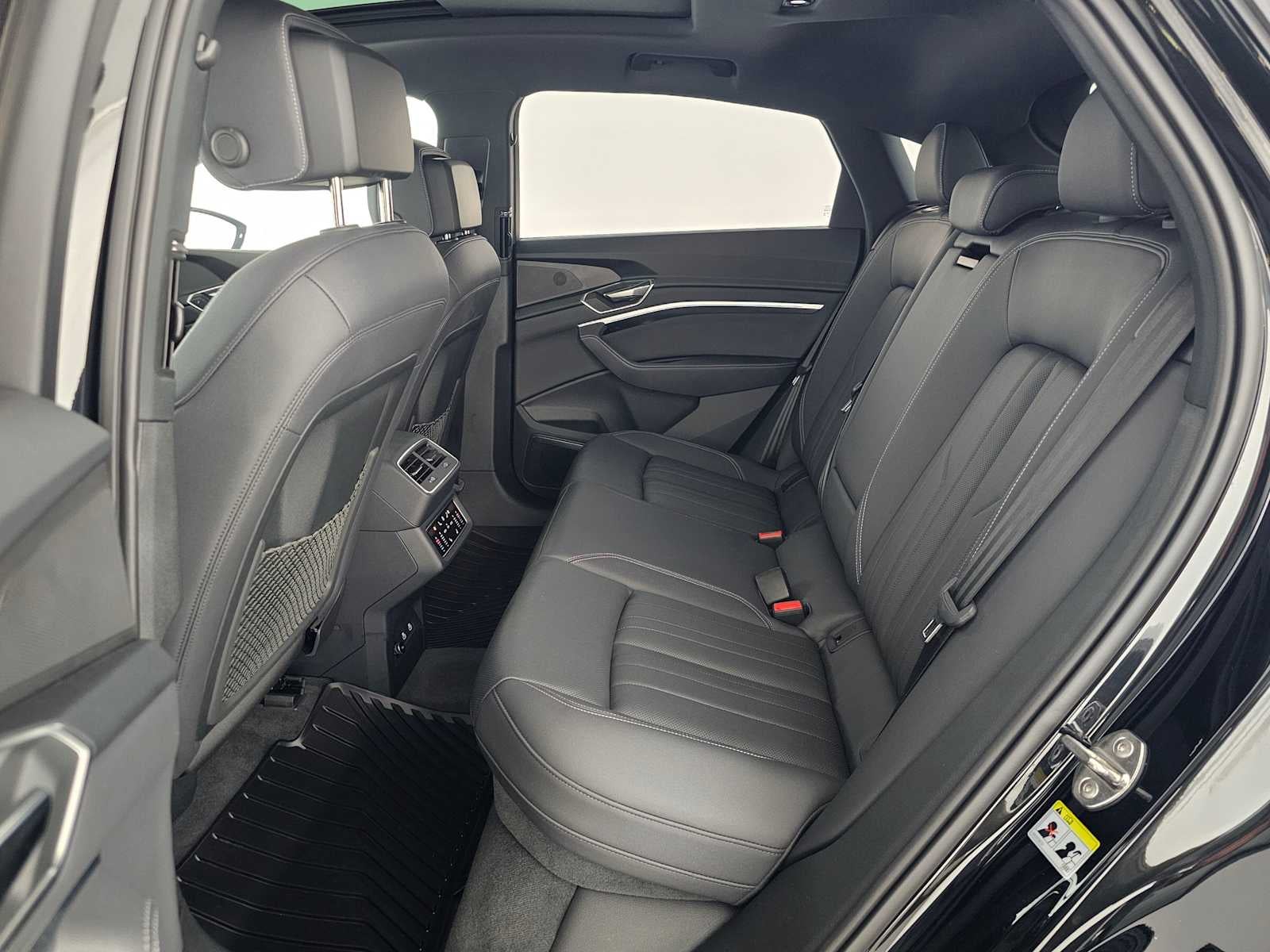 2024 Audi Q8 e-tron Sportback S line Premium Plus