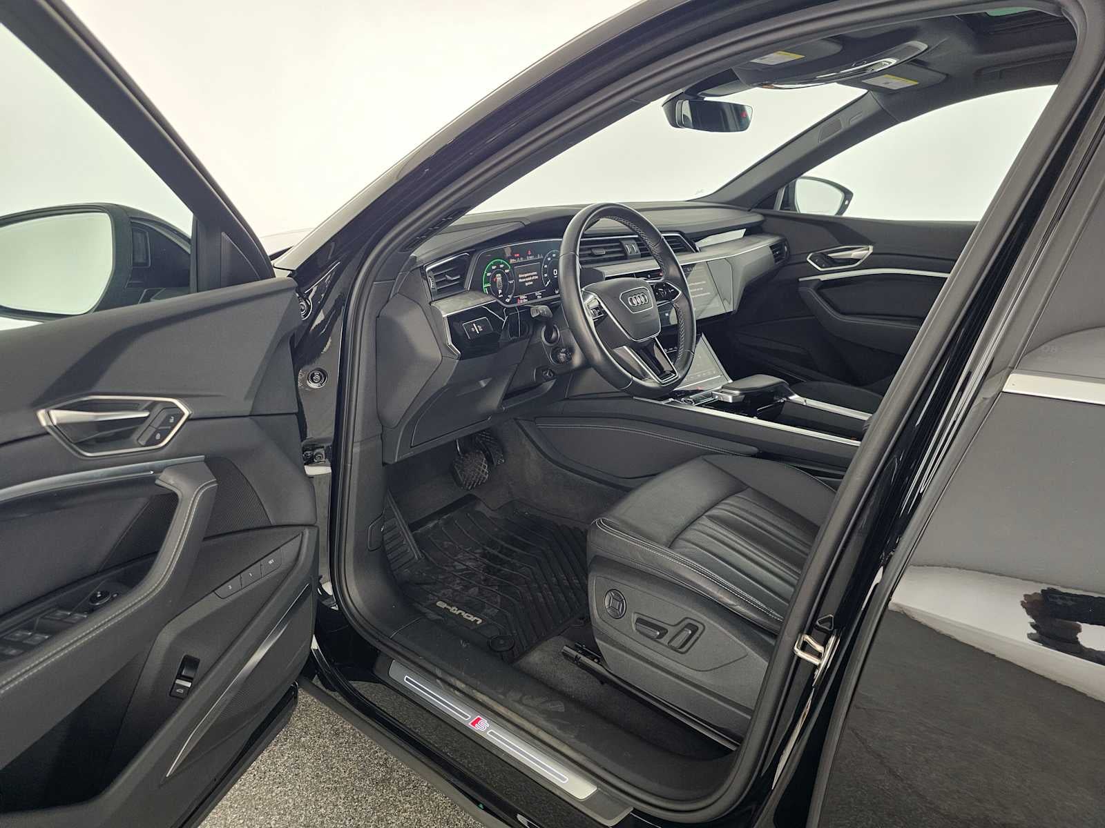 2024 Audi Q8 e-tron Sportback S line Premium Plus