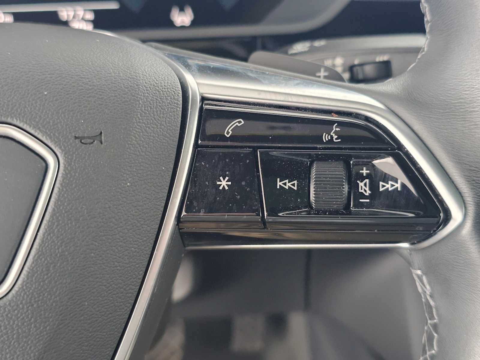 2024 Audi Q8 e-tron Sportback S line Premium Plus