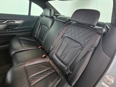 2022 BMW 7 Series 740i