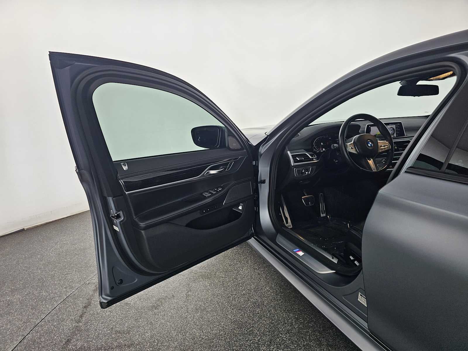 2022 BMW 7 Series 740i