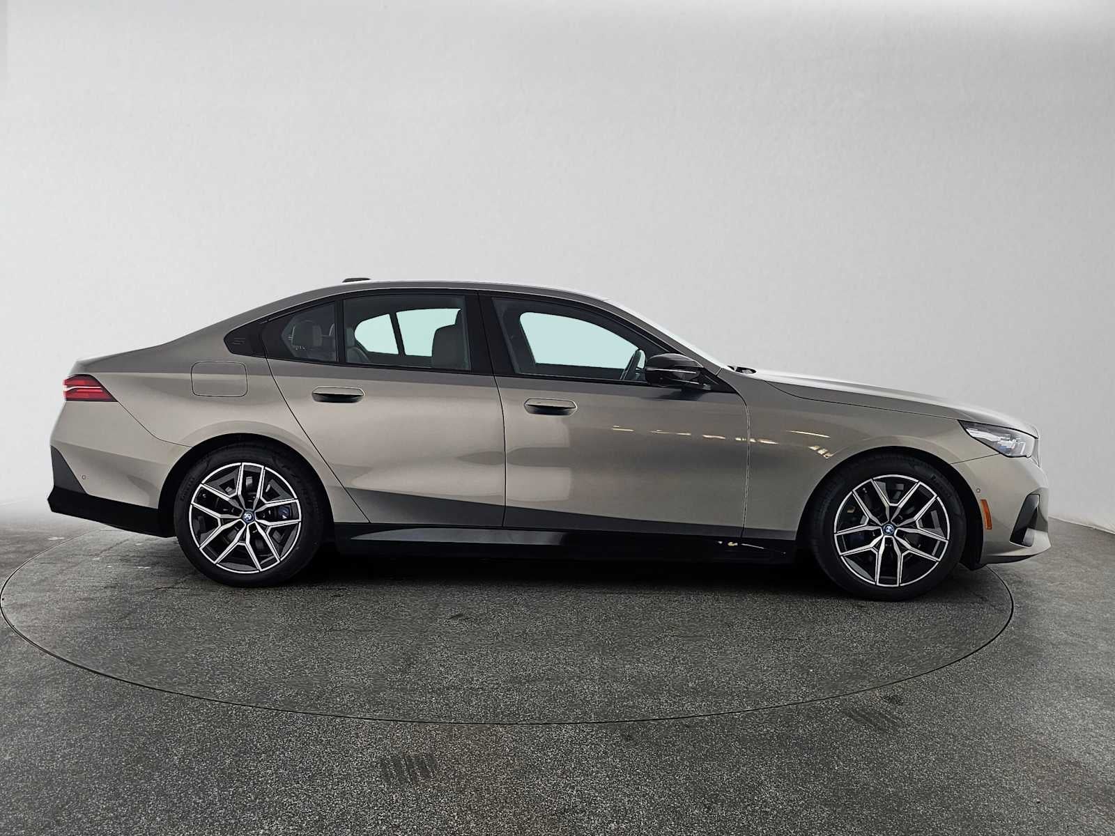 2024 BMW i5 M60 M60