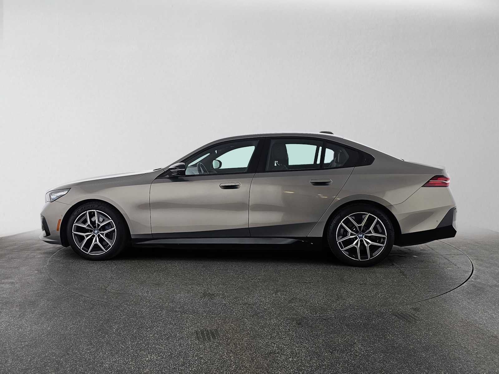 2024 BMW i5 M60 M60