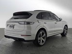2022 Porsche Cayenne Turbo S E-Hybrid