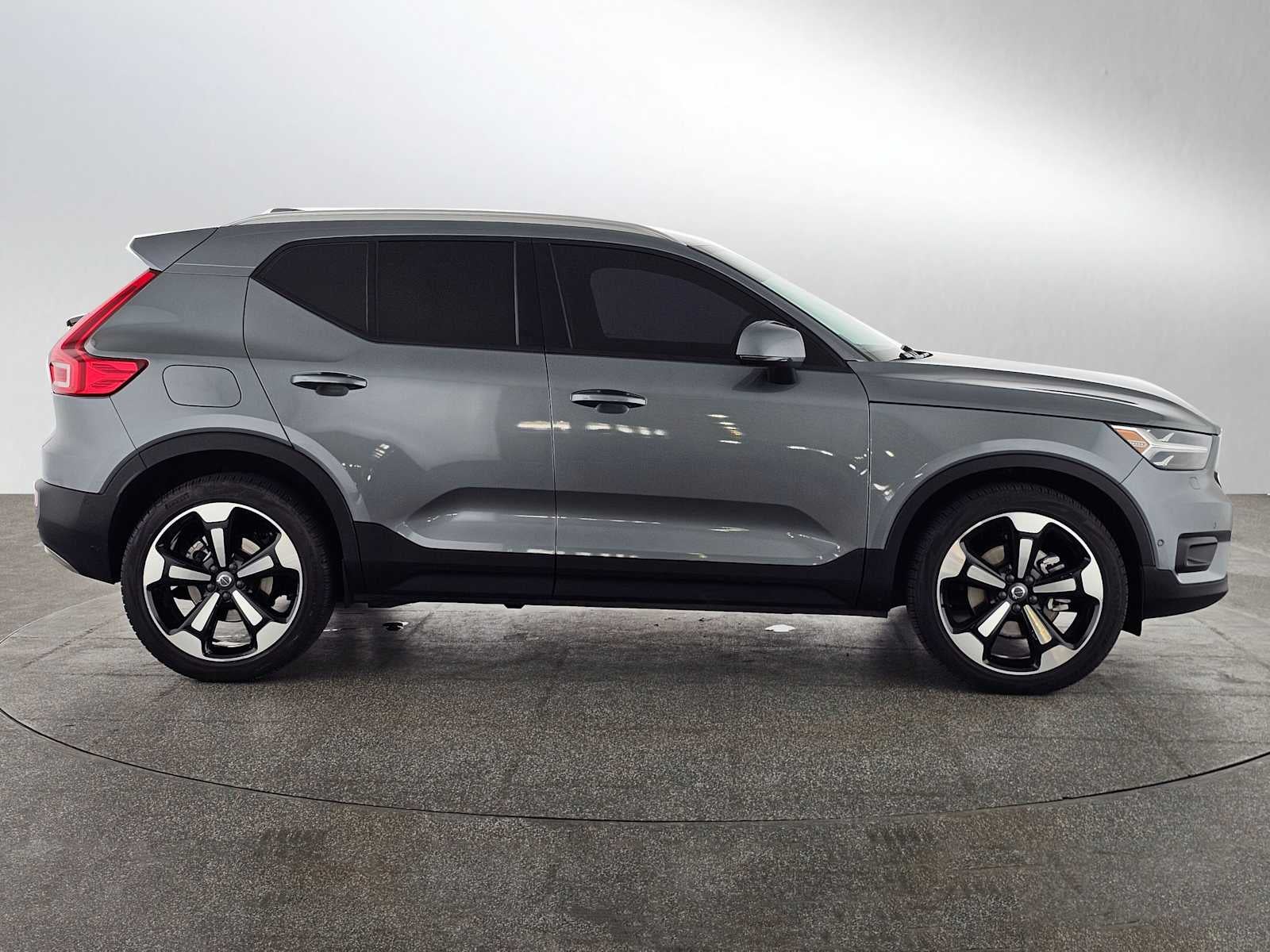 2019 Volvo XC40 Momentum