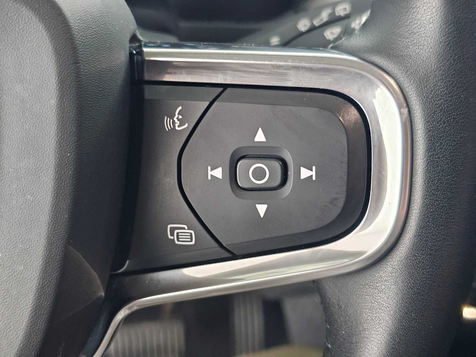 2019 Volvo XC40 Momentum