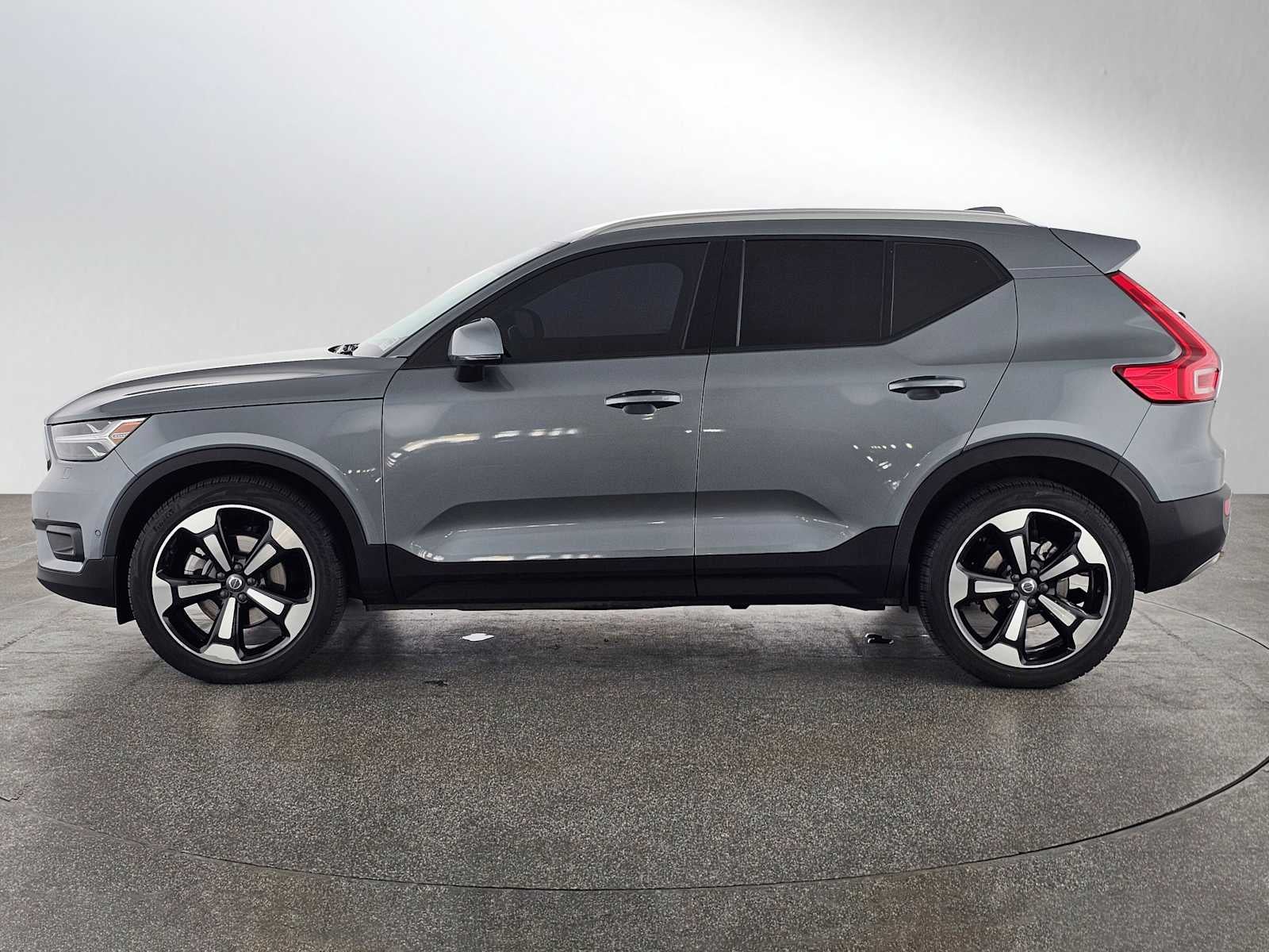 2019 Volvo XC40 Momentum