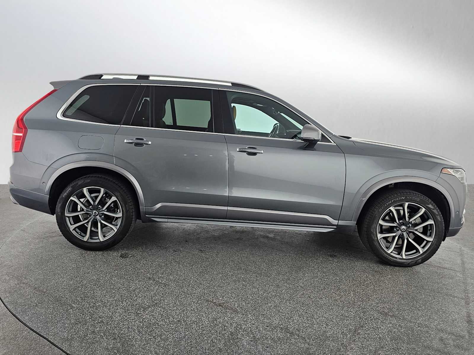 2018 Volvo XC90 Momentum