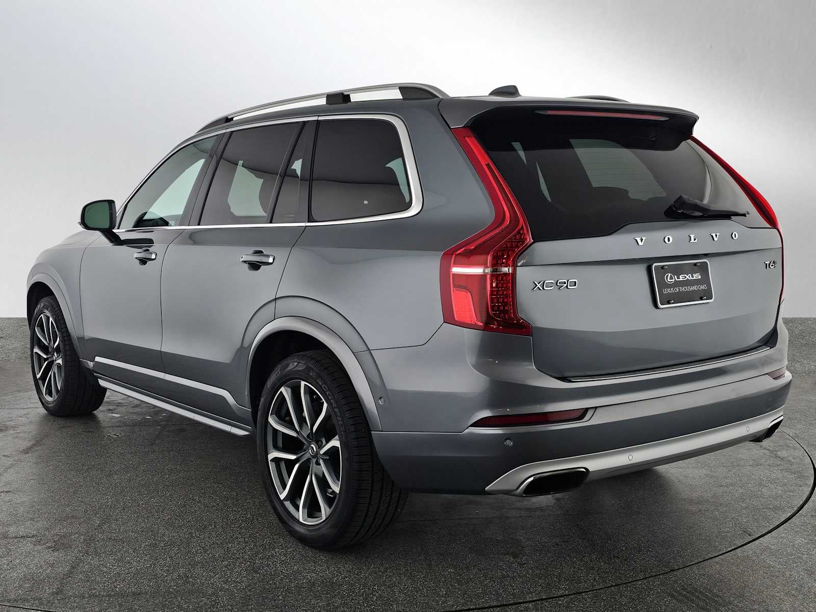 2018 Volvo XC90 Momentum